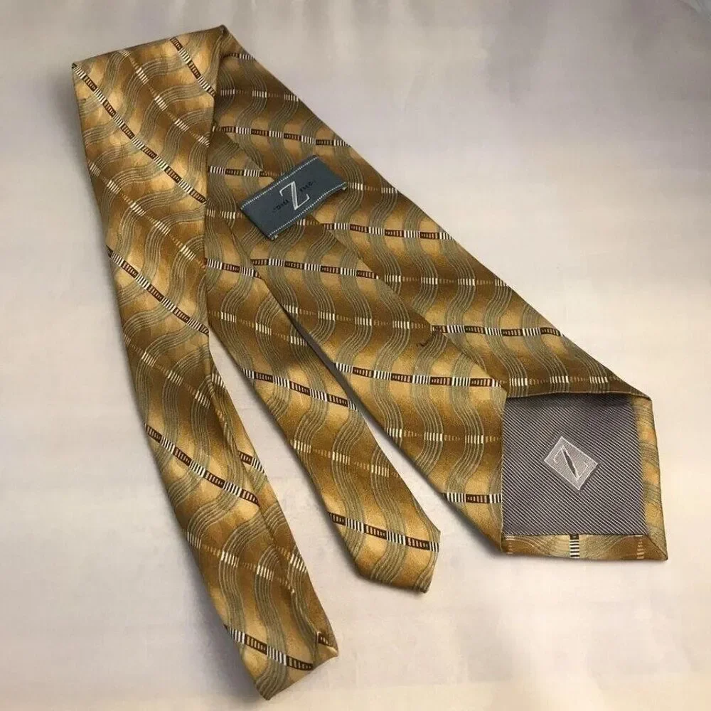 #1205 VTG Z INC BRASS BRASS COLOR WOVEN PRINT SILK NECKTIE 57X4